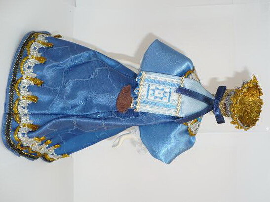 Munecas en trajes nacionales,  27-32 cm
